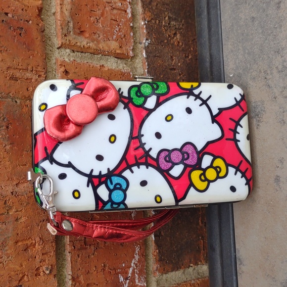 Hello Kitty Iphone Case - Picture 2 of 7